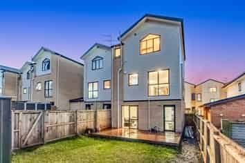 28/172 Mcleod Road, Te Atatu South