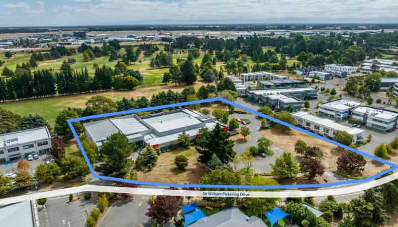 10 Sir William Pickering Drive, Burnside