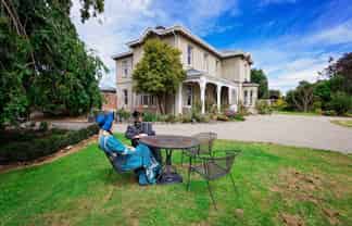 102 Albert Street, Gladstone