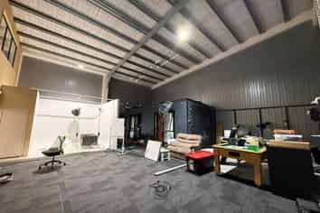 Solid Unit in Tightly Held Industrial Precinct