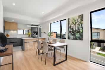 19 Papatahi Lane, Flat Bush