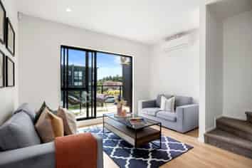 19 Papatahi Lane, Flat Bush
