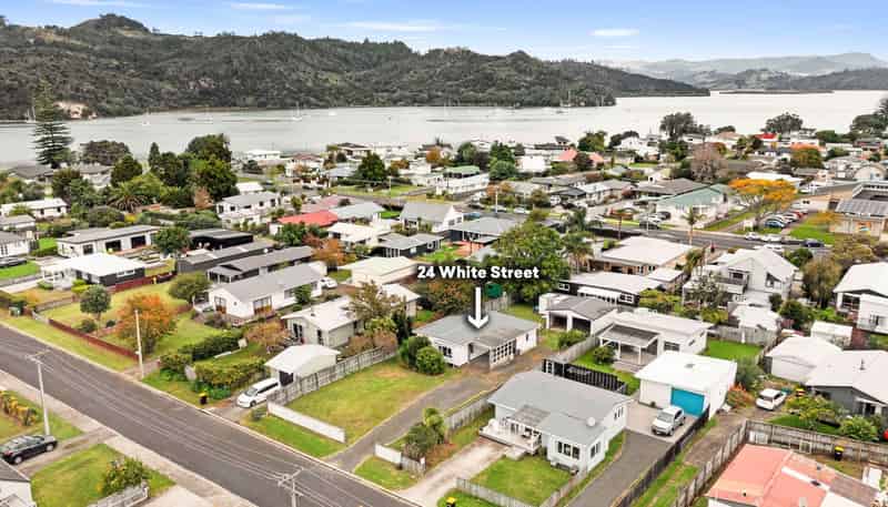 24 White Street, Whitianga
