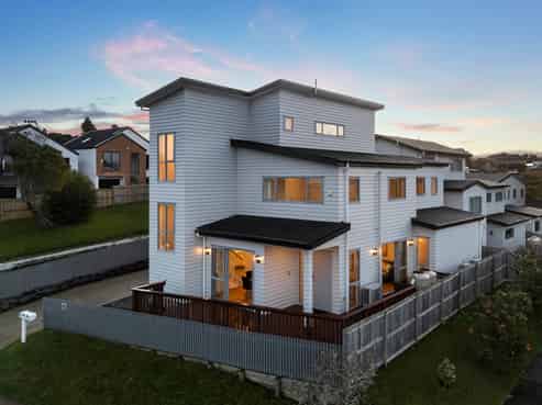 117 White Swan Road, Mount Roskill
