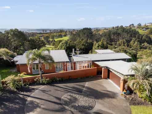 15 Tudor Park Drive, Whitford