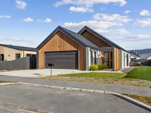 5 Williams Crescent, Alexandra