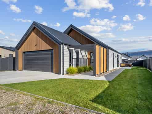 5 Williams Crescent, Alexandra
