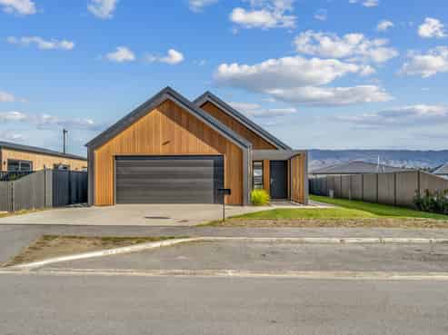5 Williams Crescent, Alexandra