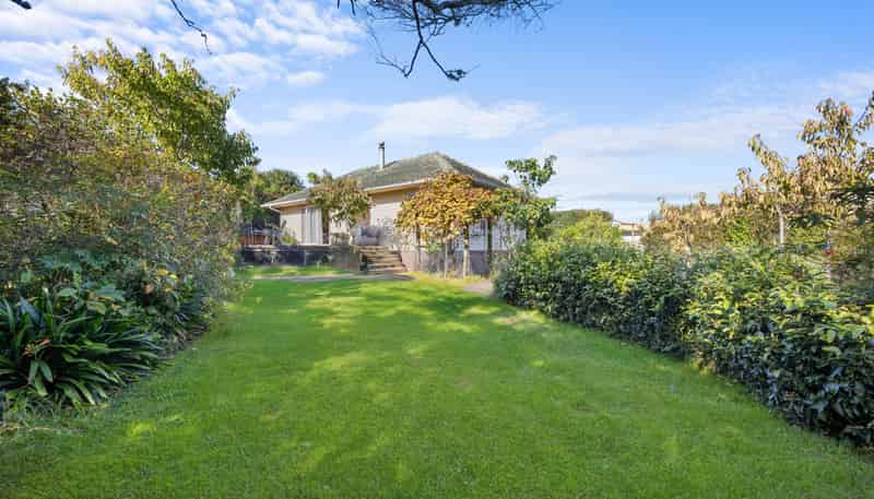41 Amberley Avenue, Te Atatu South