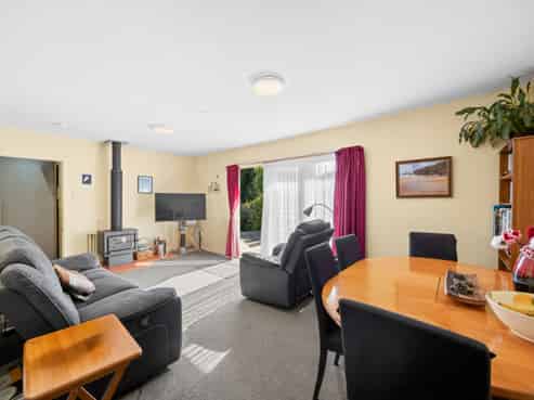 41 Amberley Avenue, Te Atatu South