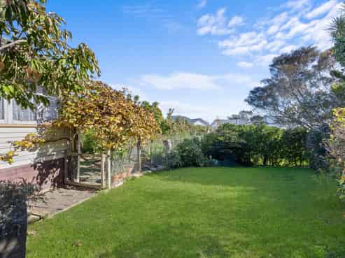 41 Amberley Avenue, Te Atatu South