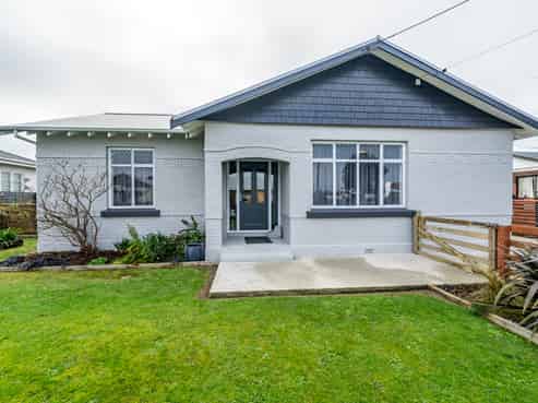 8 Burns Street, Mataura
