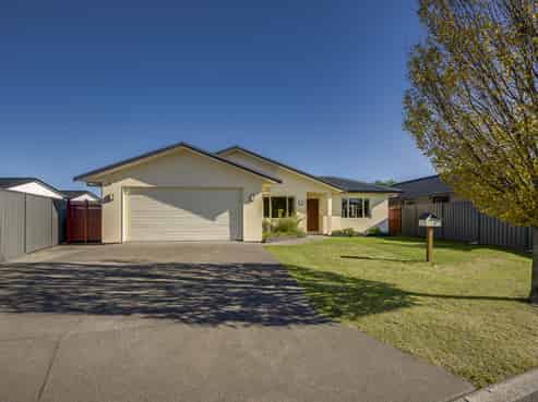6 Palliser Place, Poraiti