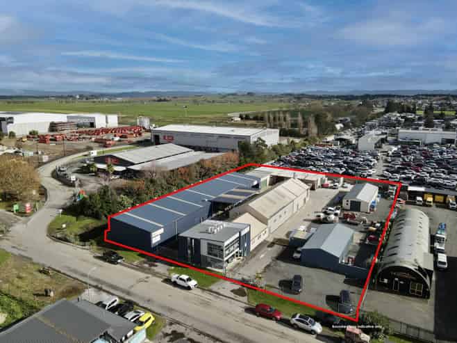 Large industrial site with drive-around access