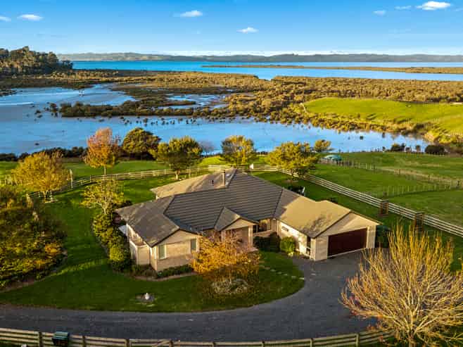 68D Tuparekura Road, South Head, Helensville