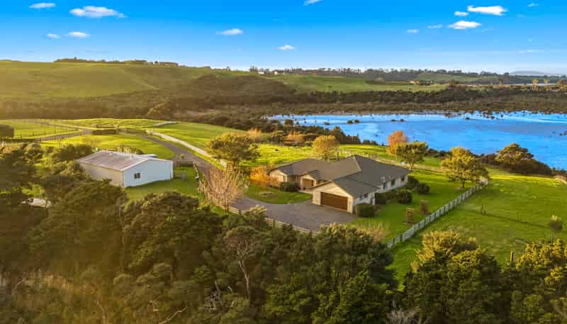 68D Tuparekura Road, South Head, Helensville