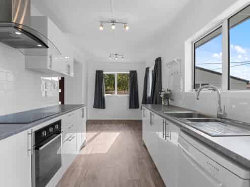 2 Upland Road, Western Heights