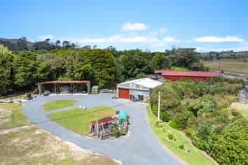 Yard with outbuildings in Matakana