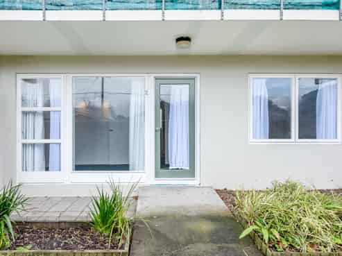 2/25 Britannia Street, Petone