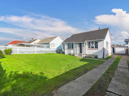 46 Clyde Crescent, Roslyn