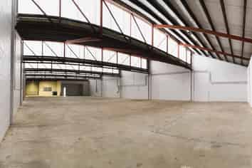 892m2 Light Industrial Gem | Mount Roskill