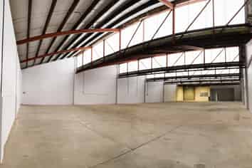 892m2 Light Industrial Gem | Mount Roskill