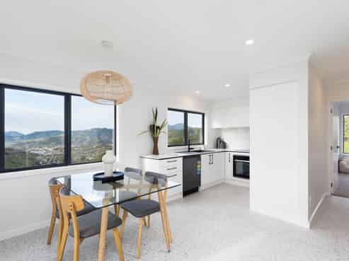 319 Princes Drive, Britannia Heights