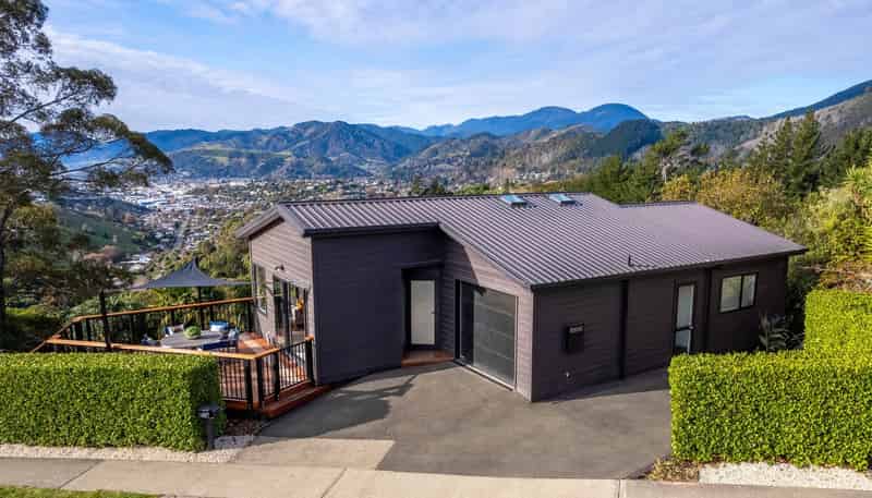 319 Princes Drive, Britannia Heights
