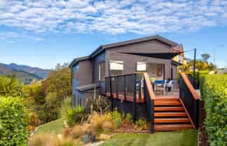 319 Princes Drive, Britannia Heights