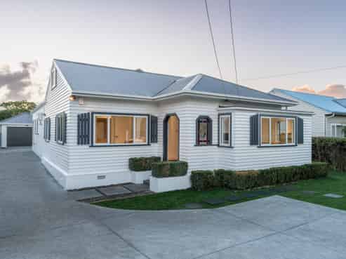 52 Renfrew Avenue, Sandringham