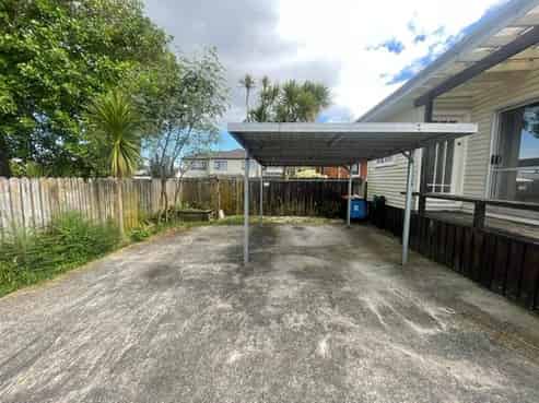 1598  Great North Road, Waterview