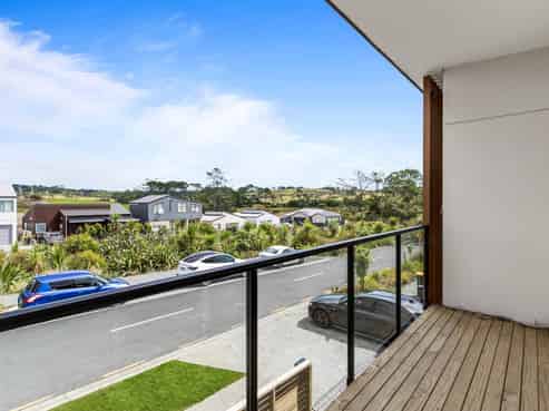 1/101 Matakohe Road, Westgate