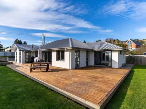 6 Nore Street, Waihola