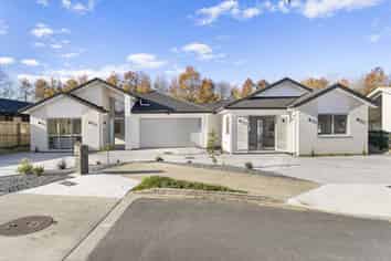 8 Munro Oak Lane, Clevedon