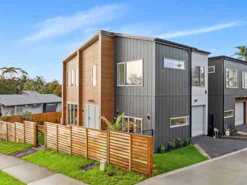 16A Blue Gum Rise, Sunnyhills