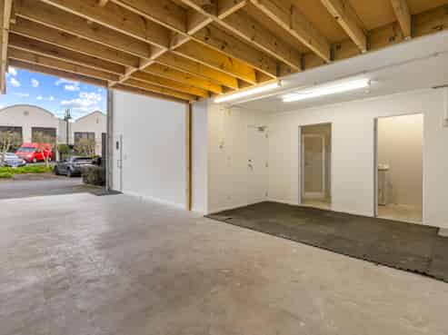 2/6 Airborne Road, Rosedale