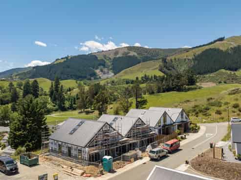 4 Hill Tops Way, Stoke