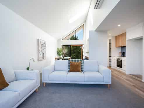 4 Hill Tops Way, Stoke