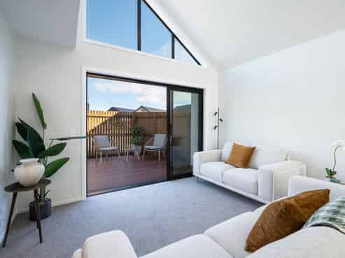 4 Hill Tops Way, Stoke