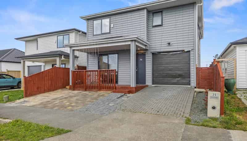 25  Woven Place, Karaka