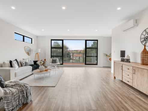 6 Pleasant Way, Matakatia