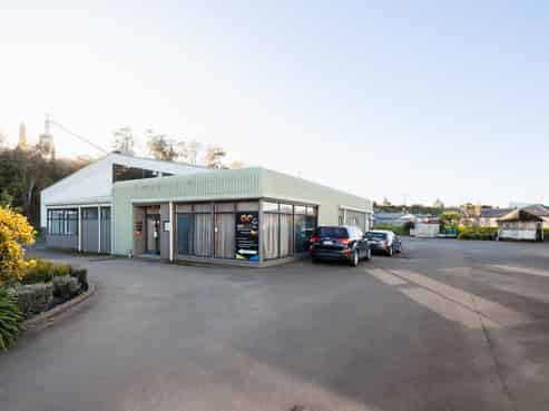 Industrial warehouse for lease