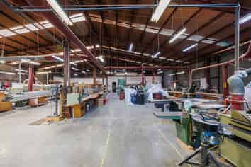 Industrial warehouse for lease