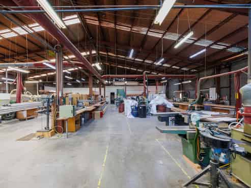 Industrial warehouse for lease