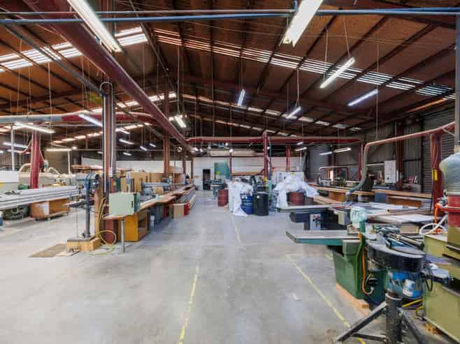 Industrial warehouse for lease