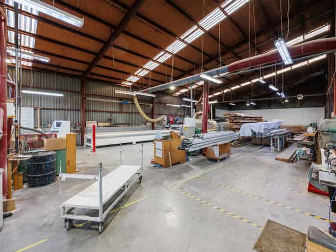 Industrial warehouse for lease