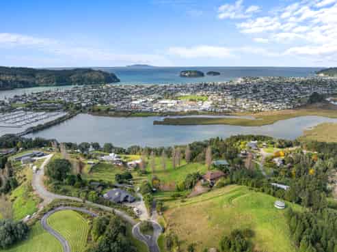 31 Manuka Drive, Whangamata