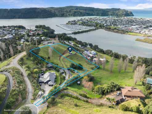 31 Manuka Drive, Whangamata