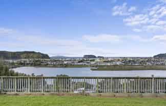 31 Manuka Drive, Whangamata