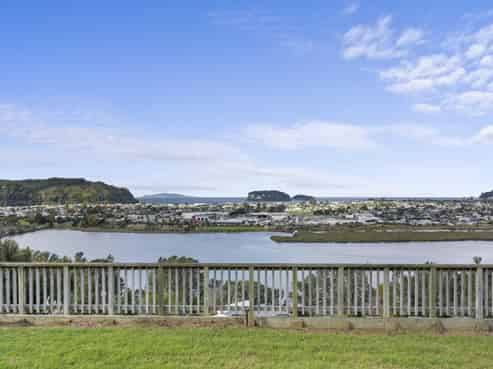 31 Manuka Drive, Whangamata